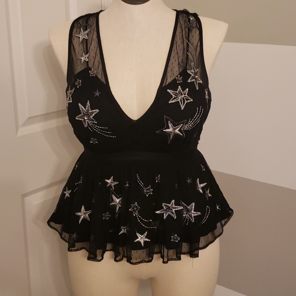 NWT Express star lace v neck top sz 8